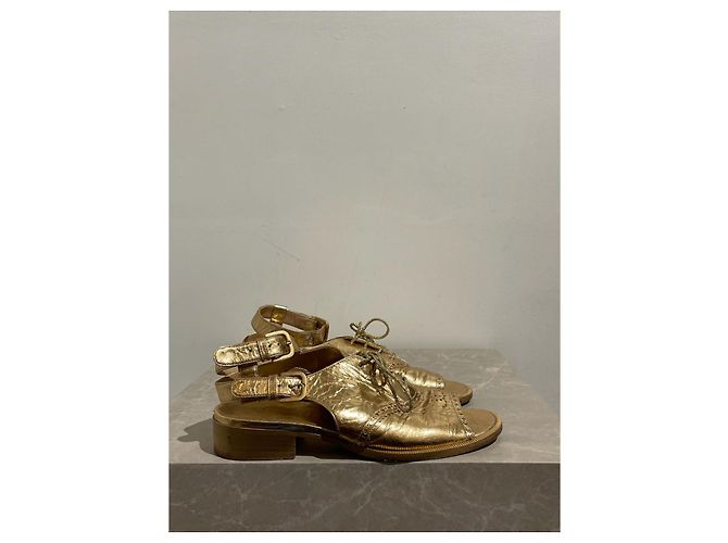 Sandali CHANEL T.EU 37.5 Pelle D'oro