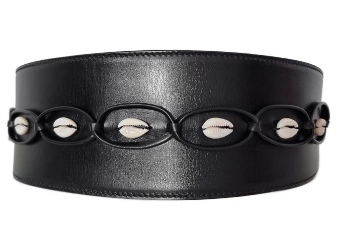 Alaïa Schwarzer Ledergürtel von Alaia mit Kaurischalen