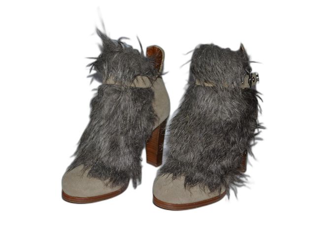 Botins Pinko bege em camurça