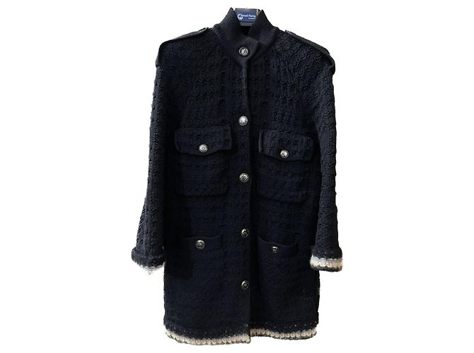 Chanel Abrigo estilo relajado CC Buttons 