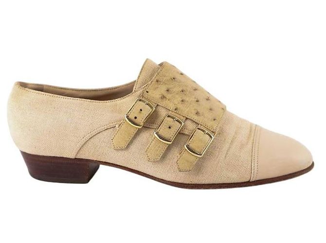 Hermès Sapatos bege com fivela