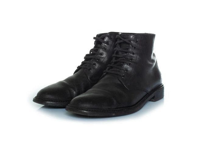 Saint Laurent, Schnürstiefeletten aus schwarzem Leder