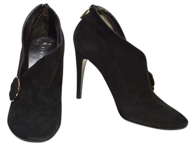 Botas de camurça preta Casadei com flor