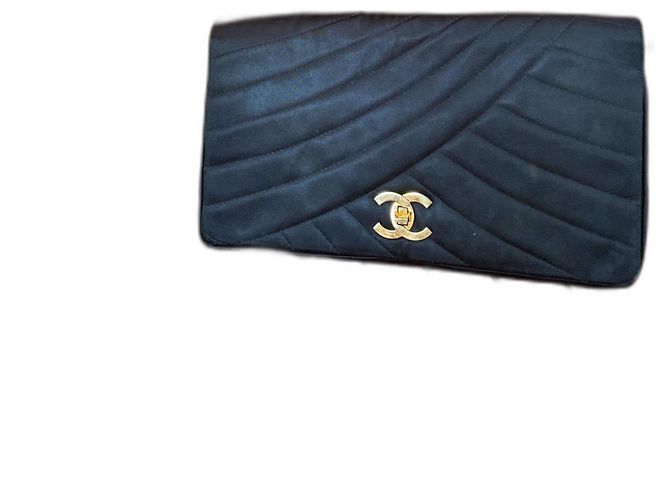 Mademoiselle Chanel Abendclutch aus Damast-Satin Schwarz