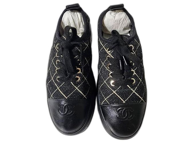 Chanel 2018 Interlocking CC Logo Sneakers Schwarz/Silber Größe 37 Silber Hardware