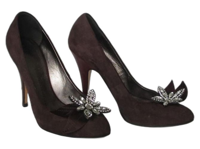 Scarpins Giuseppe Zanotti de camurça prune com flor de couro Ameixa