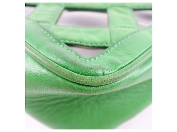 Bolsa de ombro de couro de cordeiro Chanel com corrente Verde
