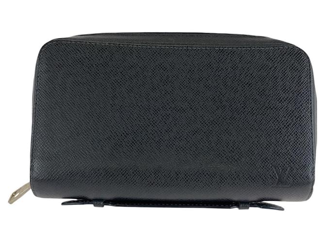Louis Vuitton Taiga Zippy XL Leather Wallet Blue  ref.1801217