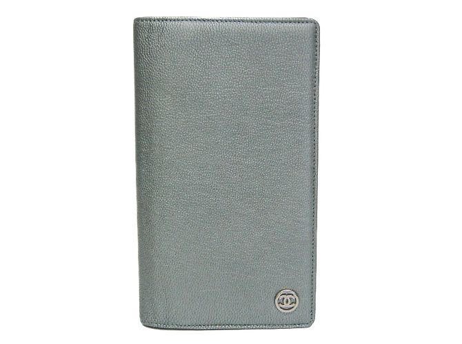 Portafoglio lungo in pelle per donne Chanel Coco Button Argento