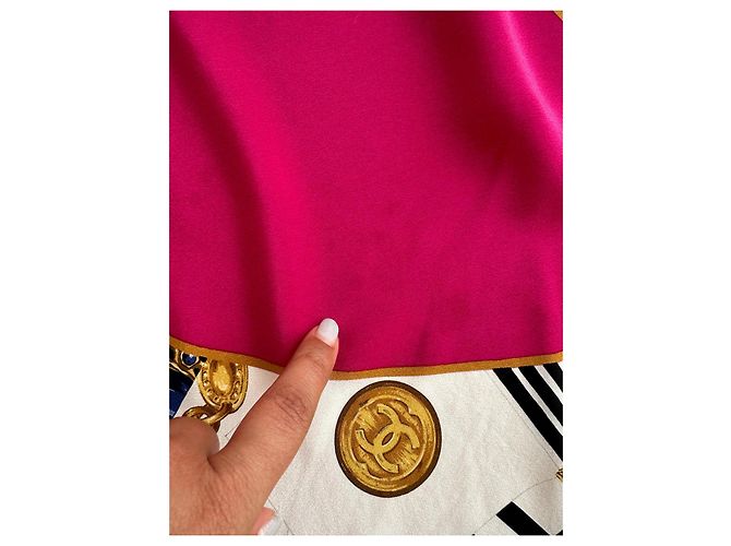 Stola Chanel in seta rosa