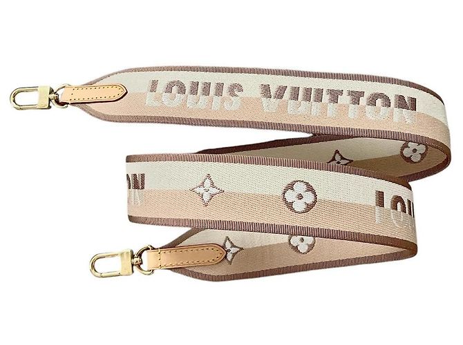 Louis Vuitton Cluny mm strap Beige