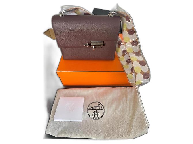 Hermès Lock 21 Handtasche Dunkelrot Leder Bordeaux