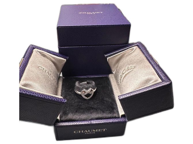 Anello Chaumet Link a Cuore in Oro Bianco e Diamanti Silver hardware