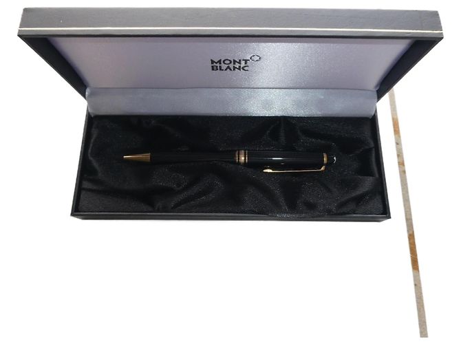 Montblanc ballpoint pen with its box Black