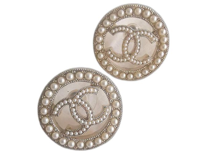 Orecchini a perle Chanel CC D'oro 