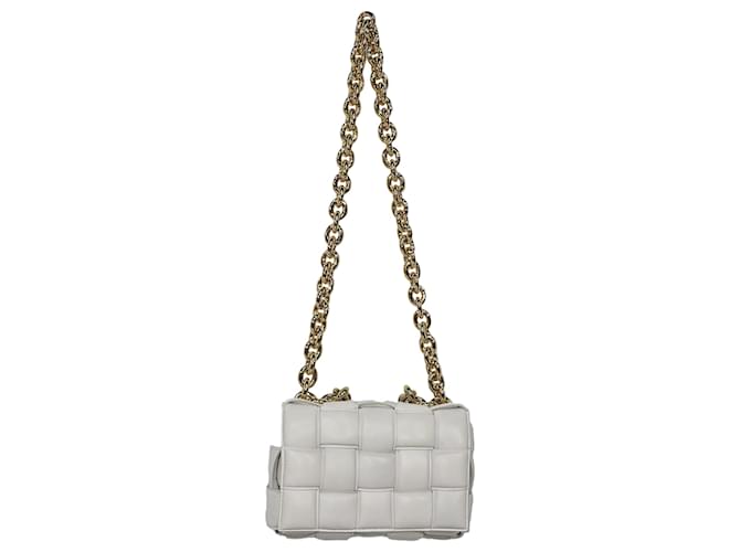  Bottega Veneta Maxi Cassette Chain Padded Shoulder Bag in White Lambskin Leather Cream  ref.1845309