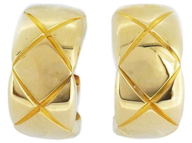 Orecchini a perno Chanel Coco Crush K18YG in oro giallo