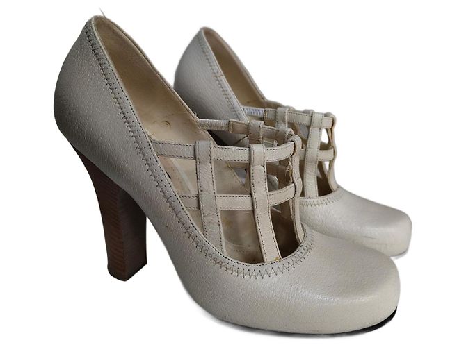 Louis Vuitton Leather Block Heel Pumps Eggshell