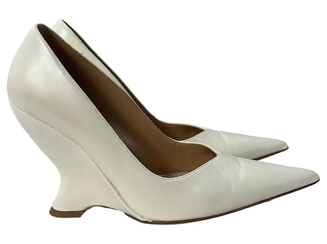 Bottega Veneta Punta Wedge Pumps in White Leather ref