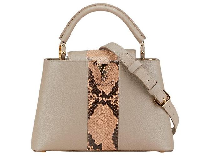 Bolso de piel de pitón Louis Vuitton Capucines BB Beige