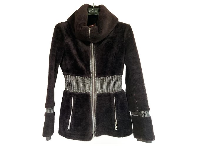 Jaqueta de shearling Prada roxa de pele de cordeiro 40IT Roxo