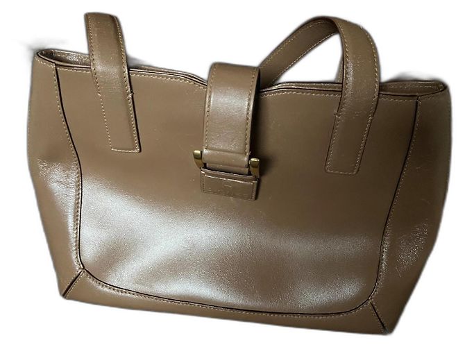Bolsa de ombro Etienne Aigner em couro bege