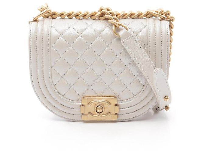 Chanel Boy Leder Schultertasche Weiß