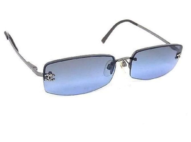 Óculos de sol Chanel CC Logo sem aro com strass azul marinho