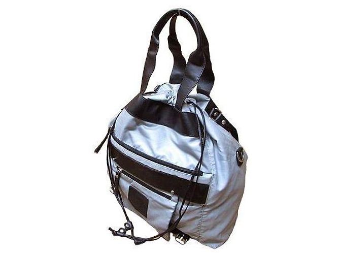 Borsa Tote Chanel Sport in nylon nero e blu