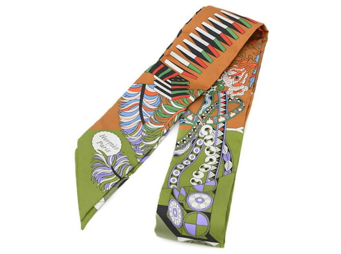 Hermès Foulard Hermes Twilly : Duel avec un parapluie canne Soie Bleu Camel  ref.1863905