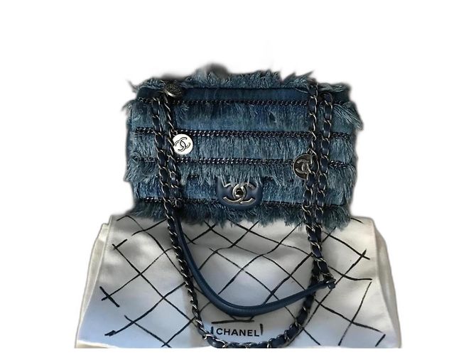 Classique Collection Croisière 2015 de Chanel Timeless à Dubaï Bleu clair