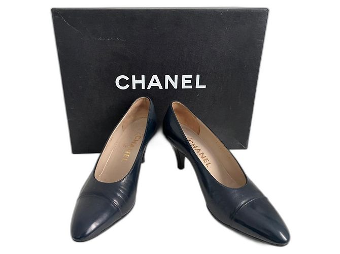 Chanel pumps navy blue leather