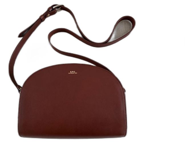 Bolsa meia-lua Apc de couro cor avelã