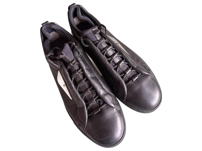 Fendi Sneaker Schwarz Metallic Pelz Metallisch