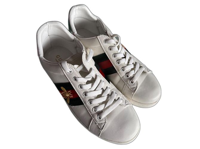Gucci Ace Bestickte Sneaker Weiß Pelz
