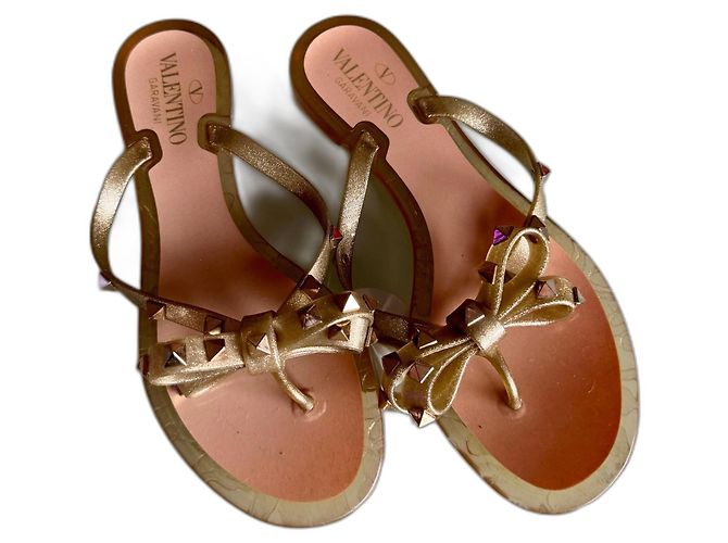 Sandali Valentino Garavani Rockstud bow rosa oro D'oro