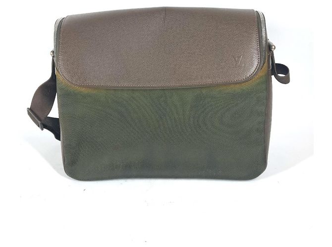 Sac messager Taimir en Taiga de Louis Vuitton Marron