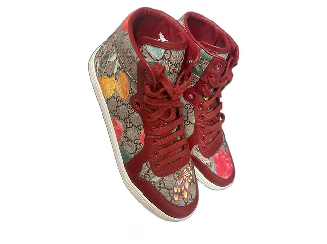 Gucci Sneaker aus rotem Leder