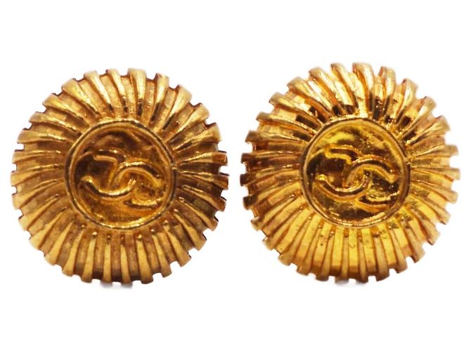 Orecchini vintage CC Coco Mark di Chanel Gold hardware