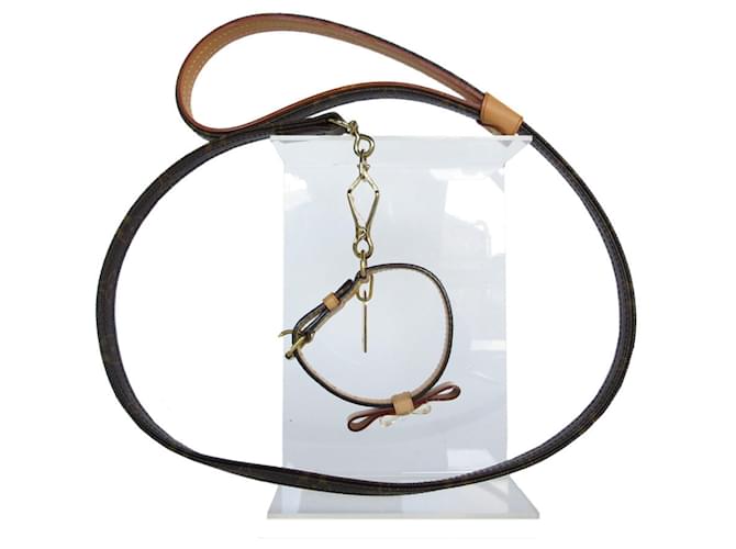 Louis Vuitton Monogram Dog Collar and Leash Set Brown Patent leather  ref.1892806