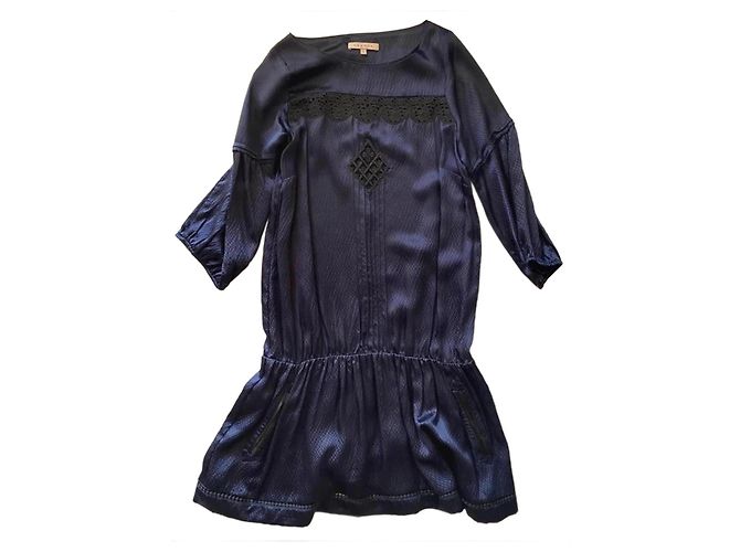 Vestido Sandro de crepe de seda azul marinho