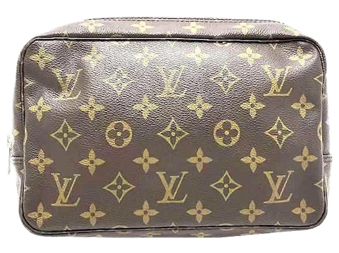 Clutch de toilete Monograma Louis Vuitton Marrom Lona  ref.1895881