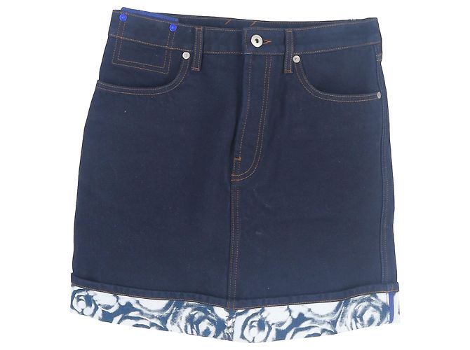 Falda mini de mezclilla azul con estampado de Burberry
