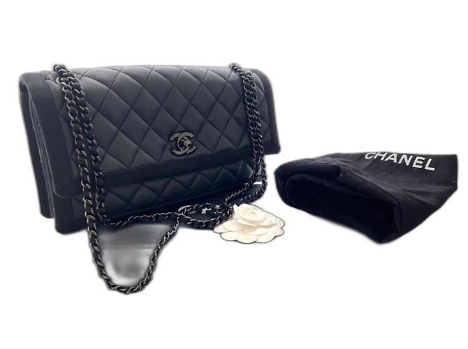 Timeless Bolsa Chanel de couro preto
