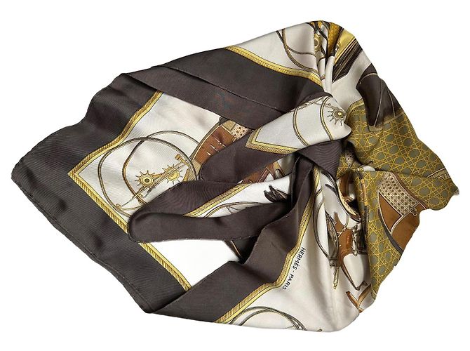 Constance Sciarpa Hermès in seta marrone 