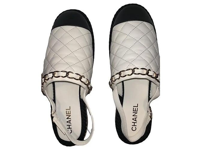 Chanel Lambskin Flats Black White