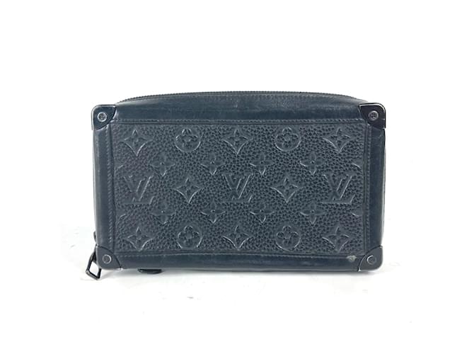 Clutch Soft Trunk Monograma Louis Vuitton Preto Couro  ref.1914802