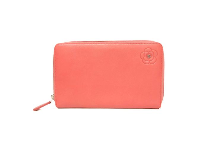 Cartera larga de cuero rosa coral Camelia de Chanel