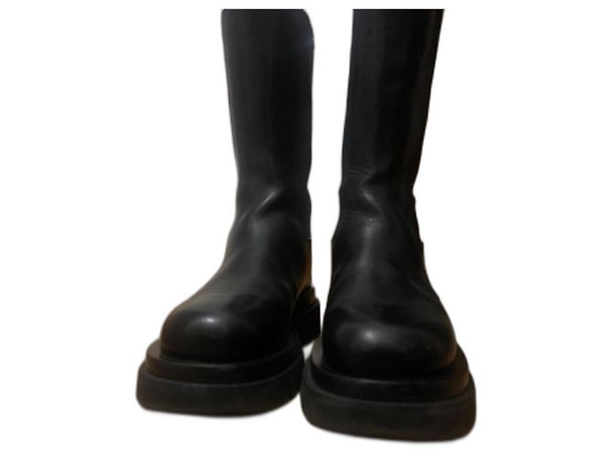 Botas Bottega Veneta de cuero negro 37