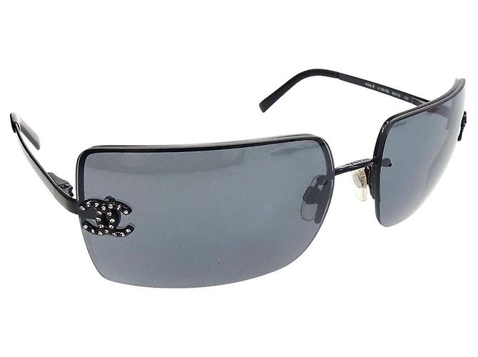 Óculos de sol Chanel CC Logo pretos com strass 4104-B
